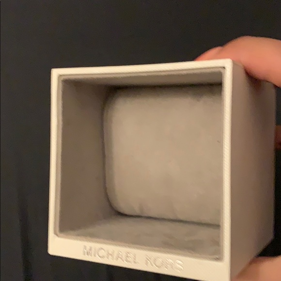 Michael kors watch or bracelet box - Picture 3 of 4